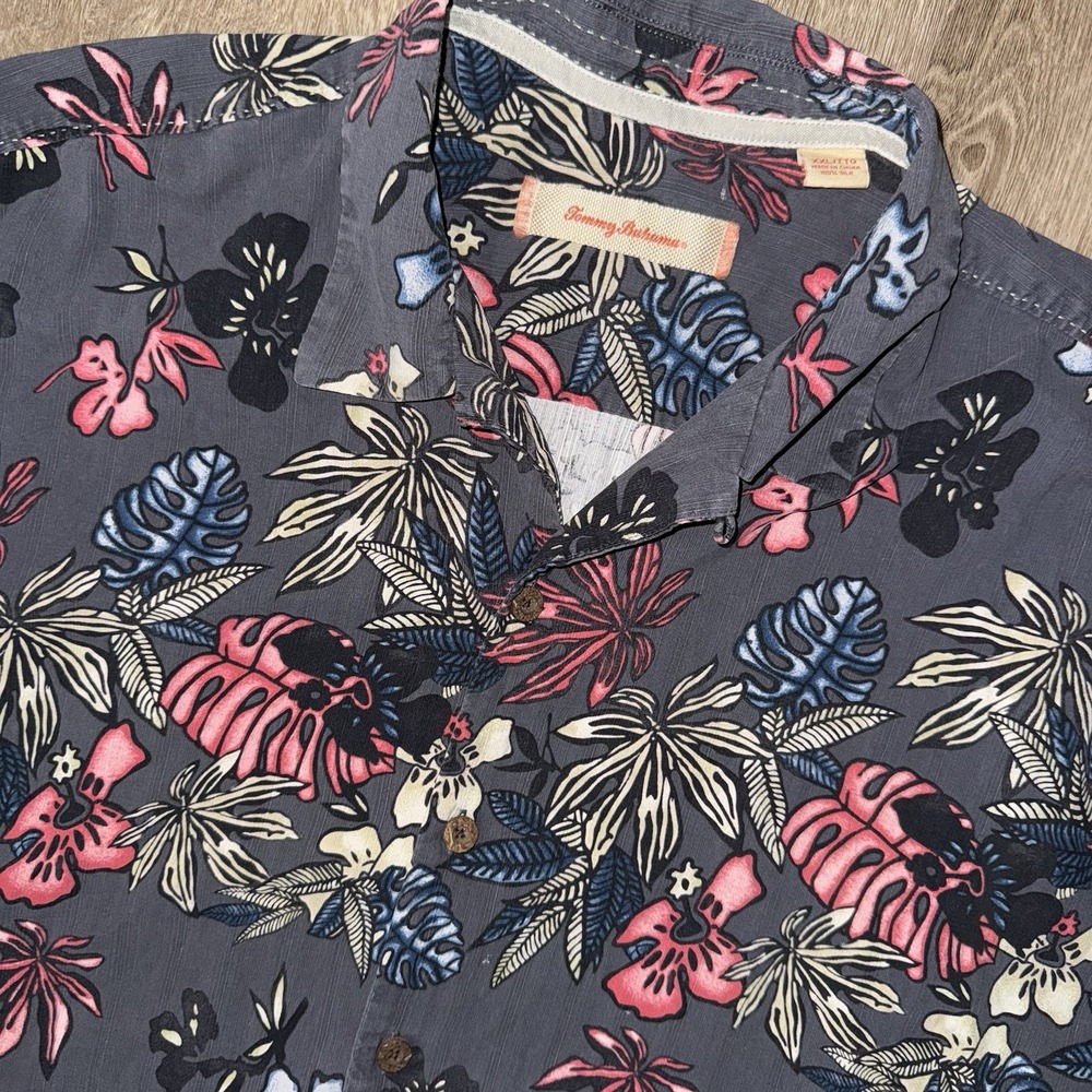 Tommy Bahama 100% Silk Camp Shirt Colorful Floral Leaves Men's 2XL Short Sleeve